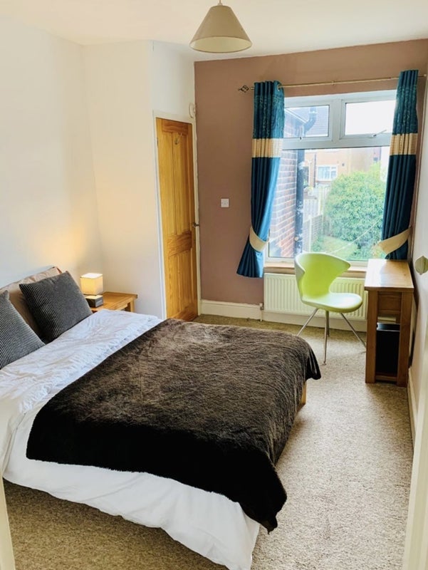 Room Woodseats Road in Sheffield