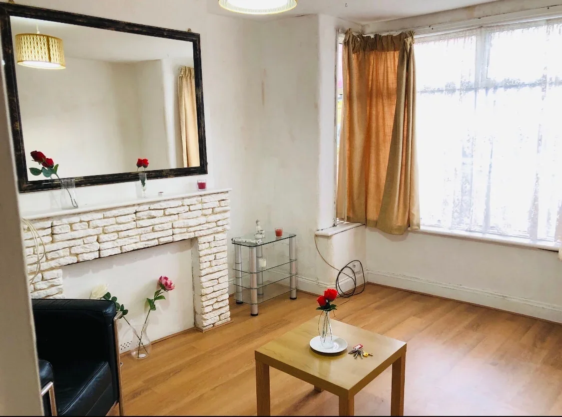 Flat Northdown Road in Greater London