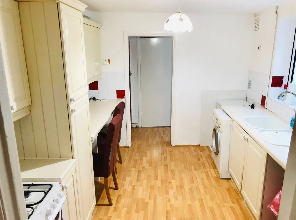 Flat Northdown Road in Greater London