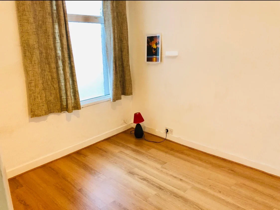 Flat Northdown Road in Greater London