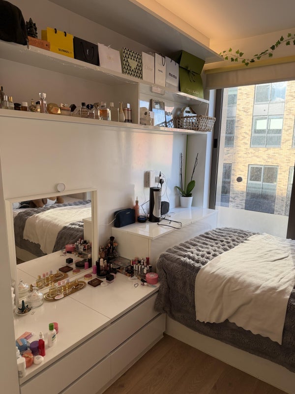 Room Fulton Road in Greater London