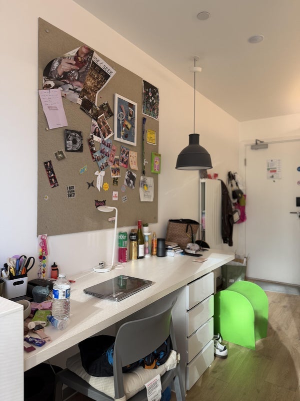 Room Fulton Road in Greater London