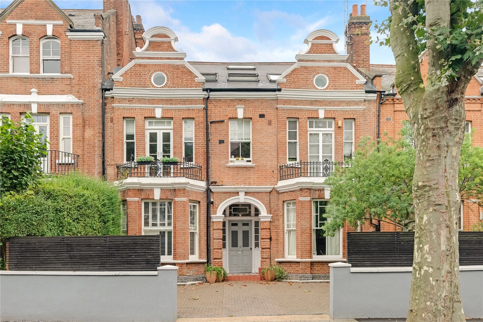 Flat Brondesbury Road in Greater London