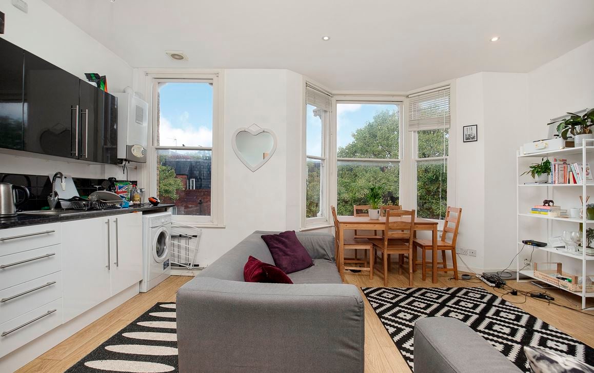 Flat Bedford Road in Greater London