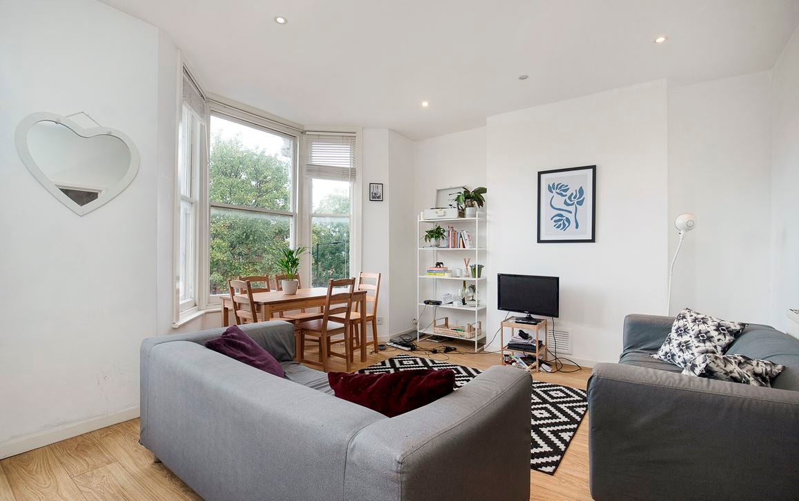 Flat Bedford Road in Greater London
