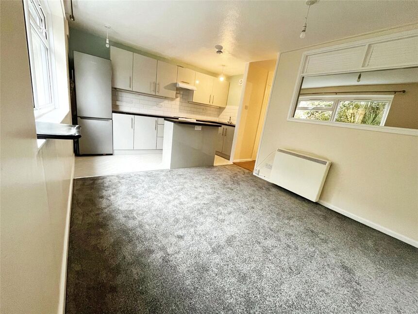 Flat Bursledon Road in Southampton
