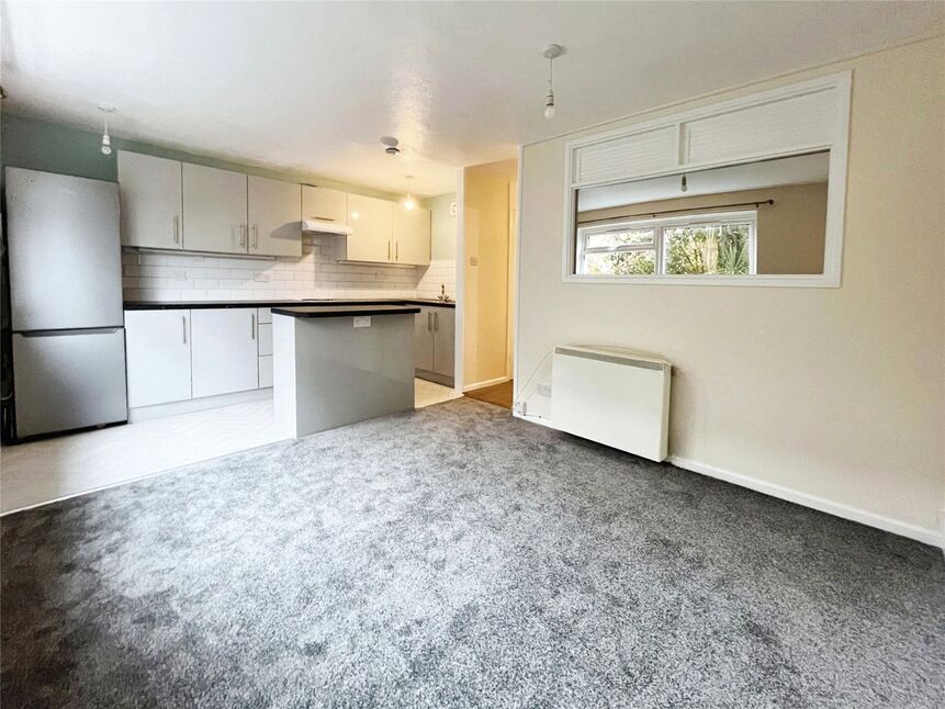 Flat Bursledon Road in Southampton