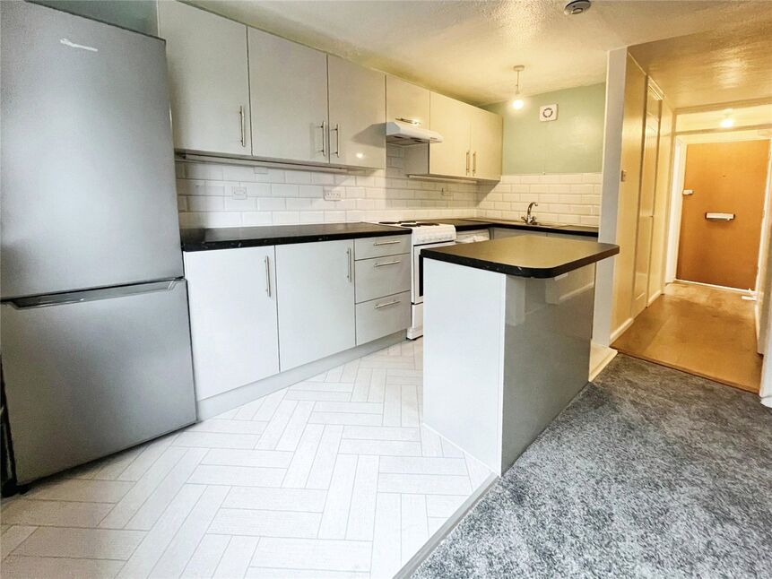 Flat Bursledon Road in Southampton