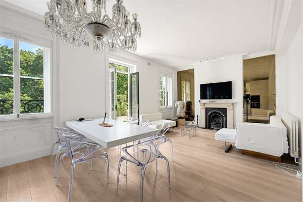 Flat Ennismore Gardens in City of Westminster