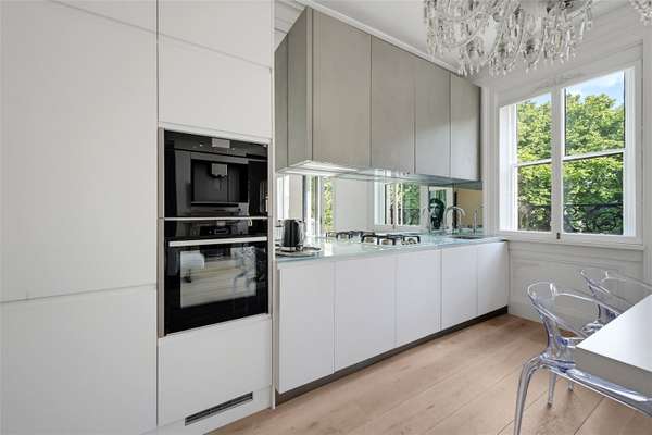 Flat Ennismore Gardens in City of Westminster