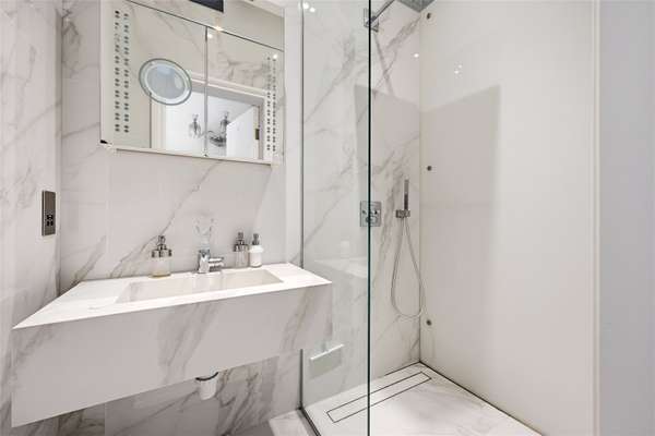Flat Ennismore Gardens in City of Westminster