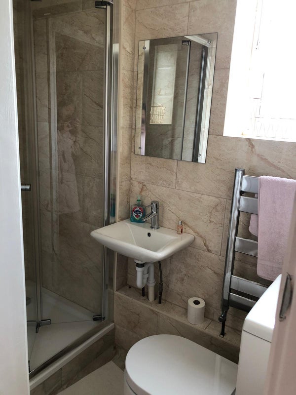 Room Montpelier Avenue in Greater London