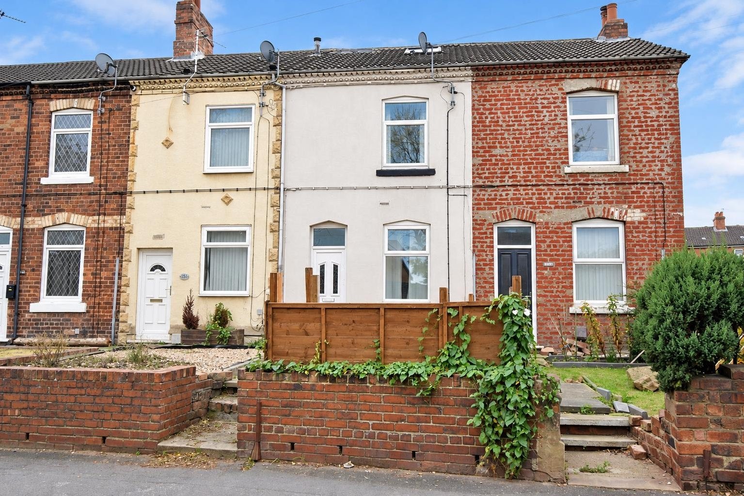 House Painthorpe Lane in Wakefield