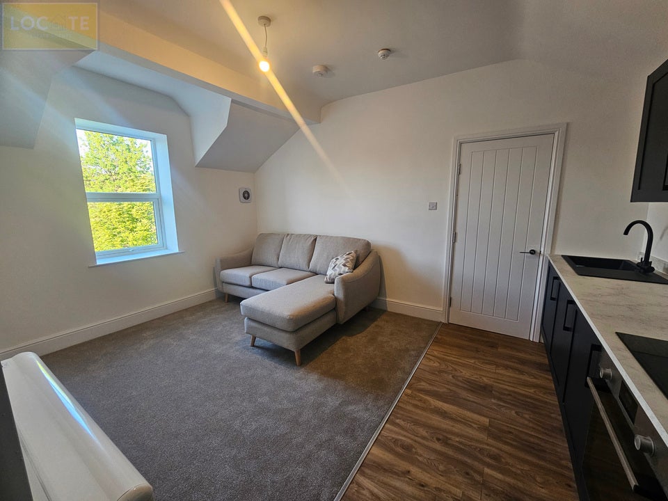 Flat Gloucester Road in Trafford