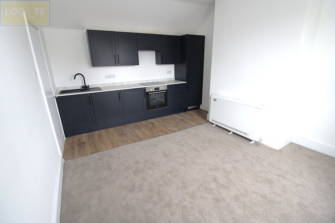 Flat Gloucester Road in Trafford