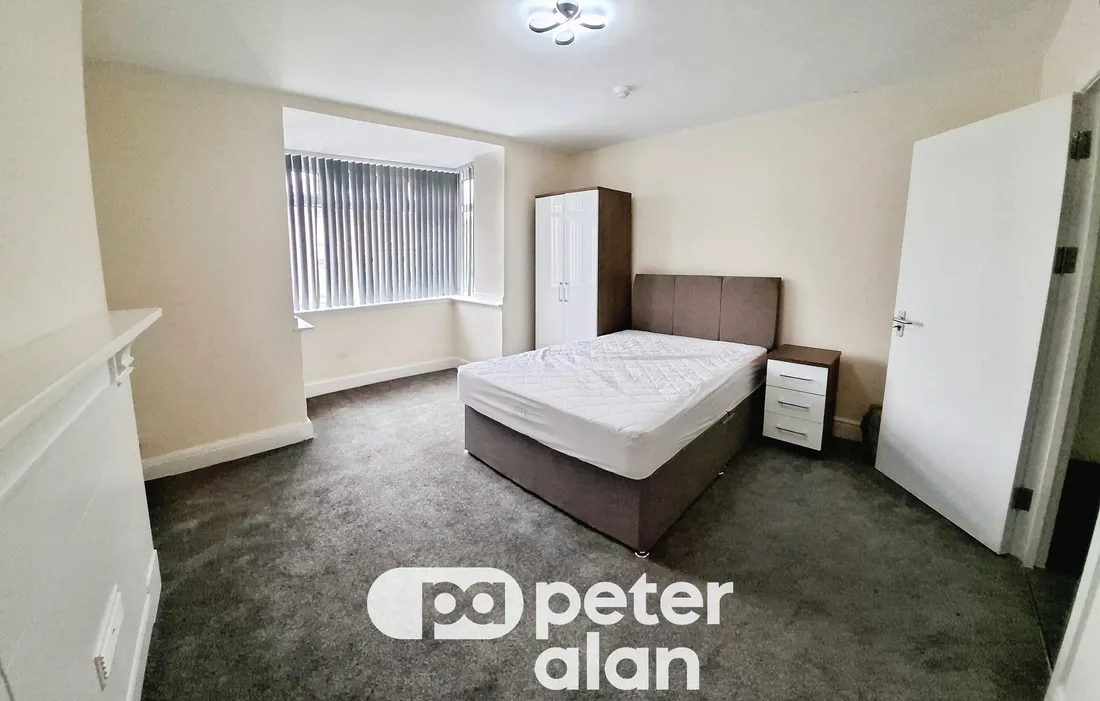 Flat Calvert Terrace in Swansea