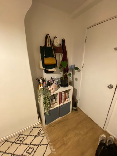 Room Ebbisham Drive in Greater London