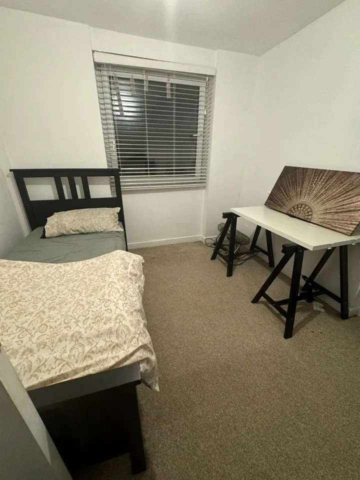 Room Epsom Road in Greater London