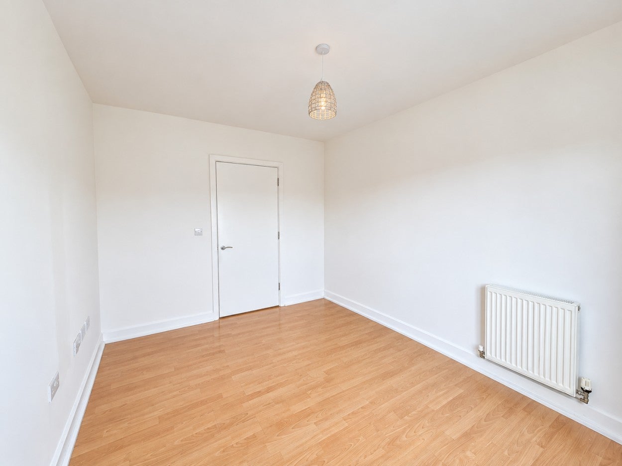 Flat Whitestone Way in Greater London