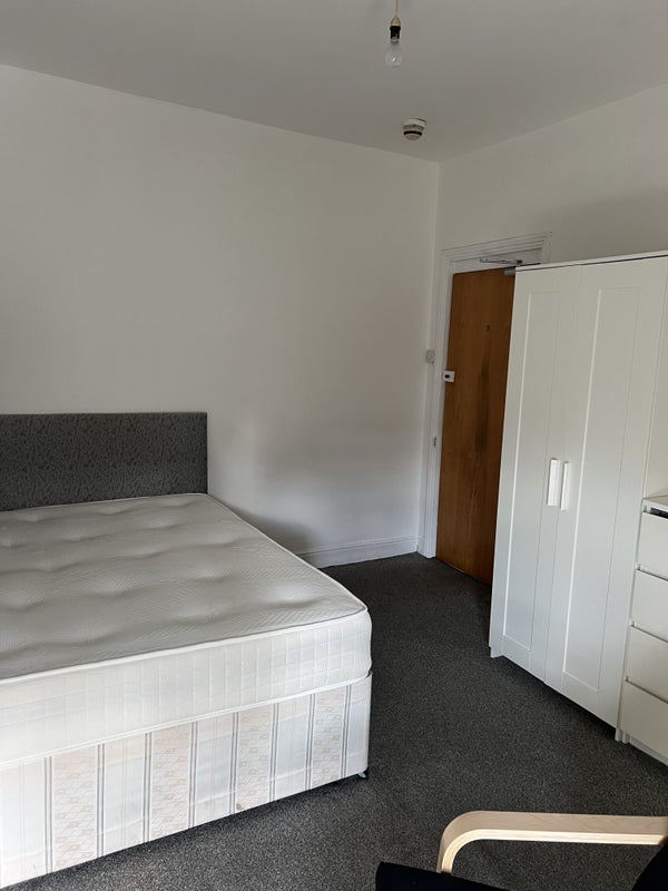 Room Goulden Road in Manchester