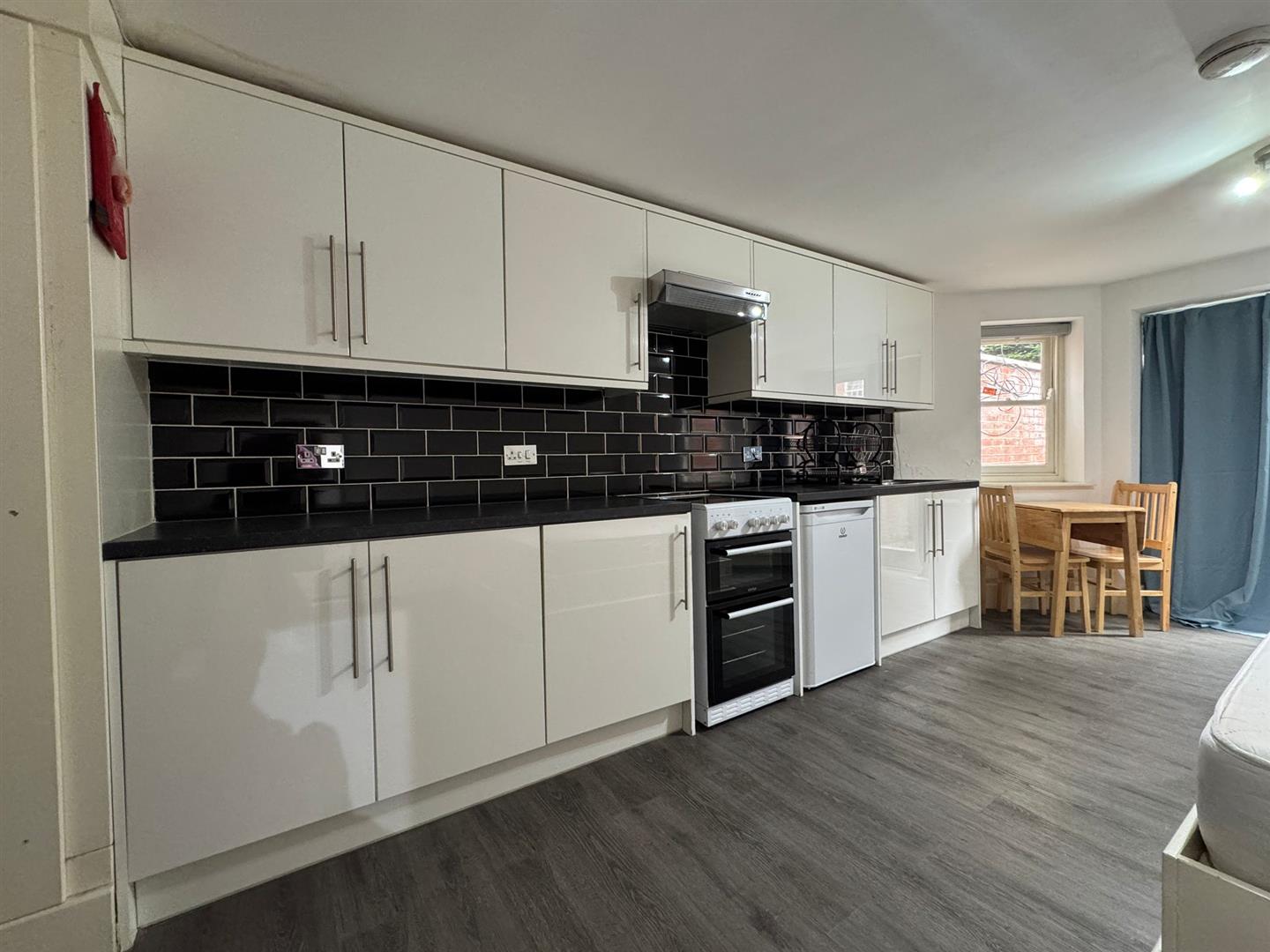 Flat Finchley Road in Greater London