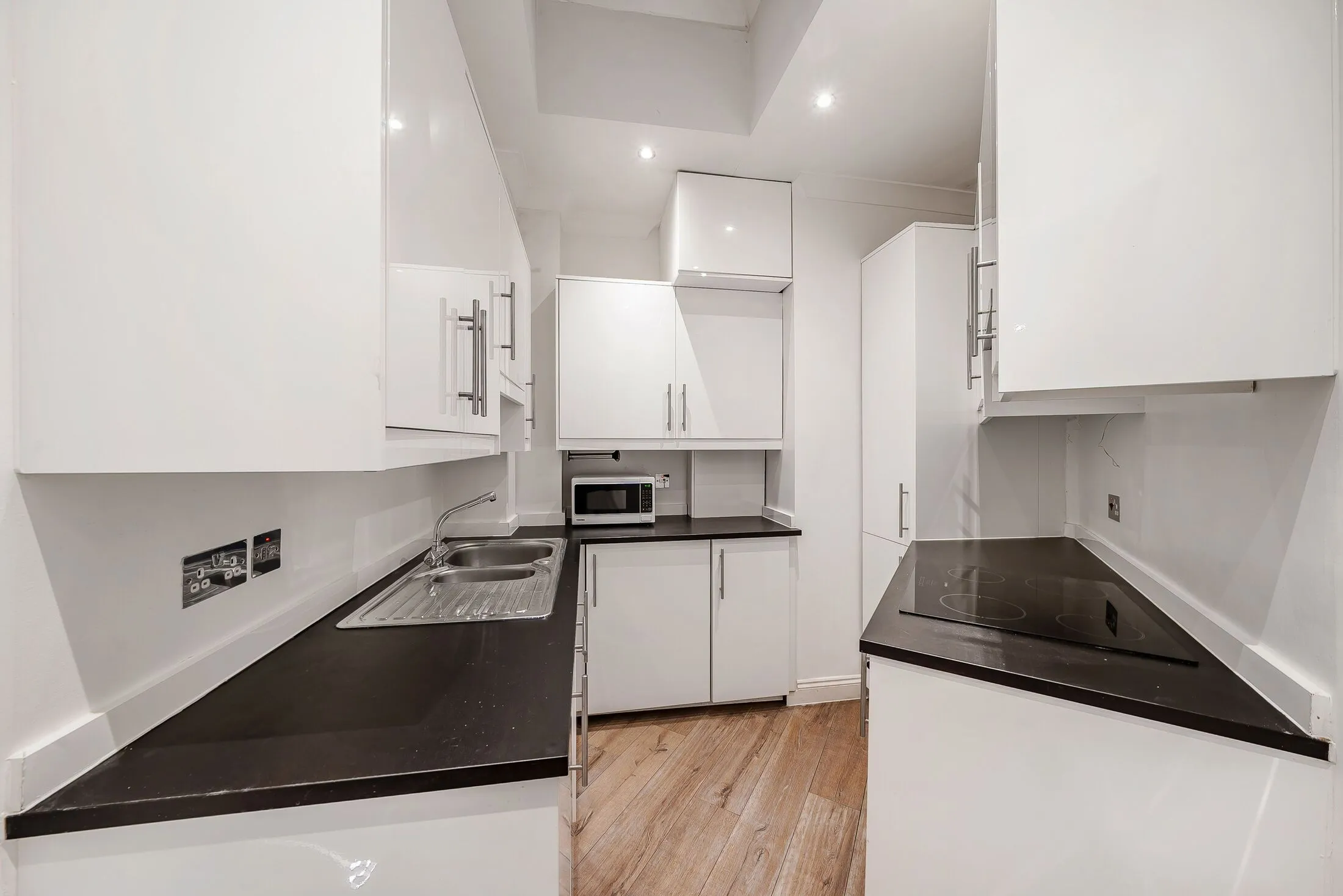Flat Pont Street in Greater London