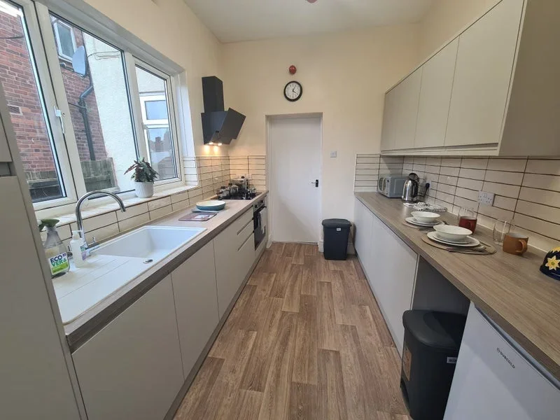Room Back Blenheim Terrace in Leeds