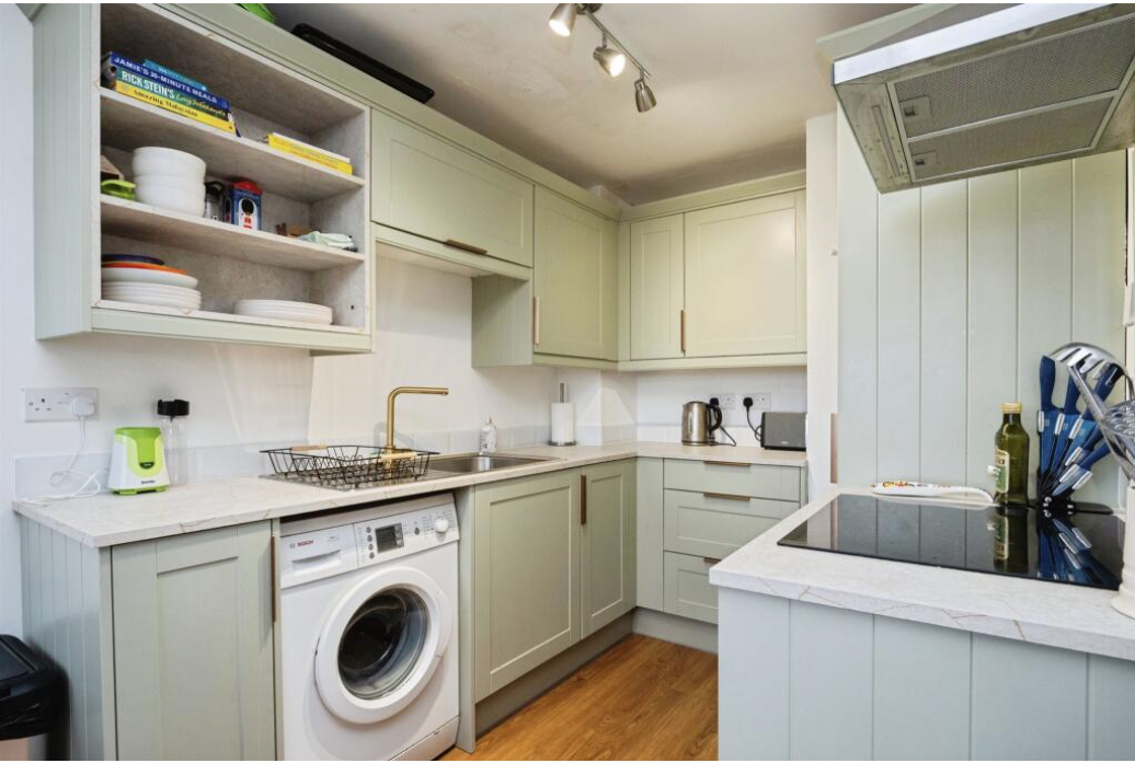 Flat Chenies Close in Tunbridge Wells