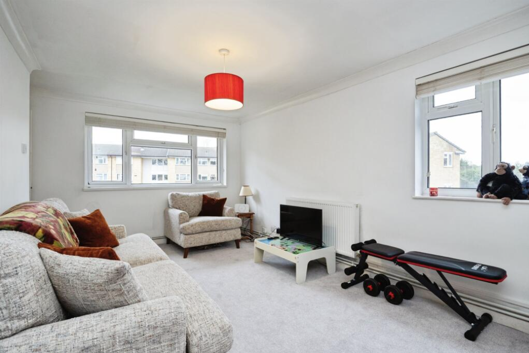 Flat Chenies Close in Tunbridge Wells