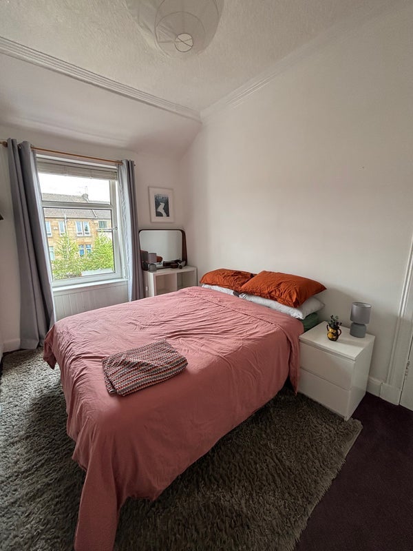 Room St Kenneth Drive in Glasgow