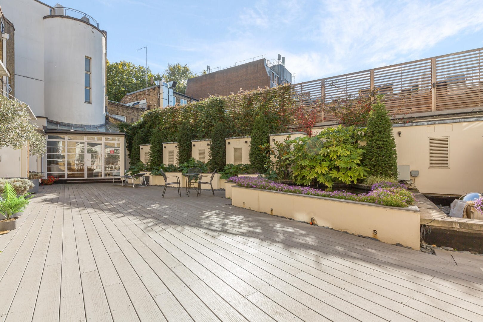 Flat Cheval Place in City of Westminster