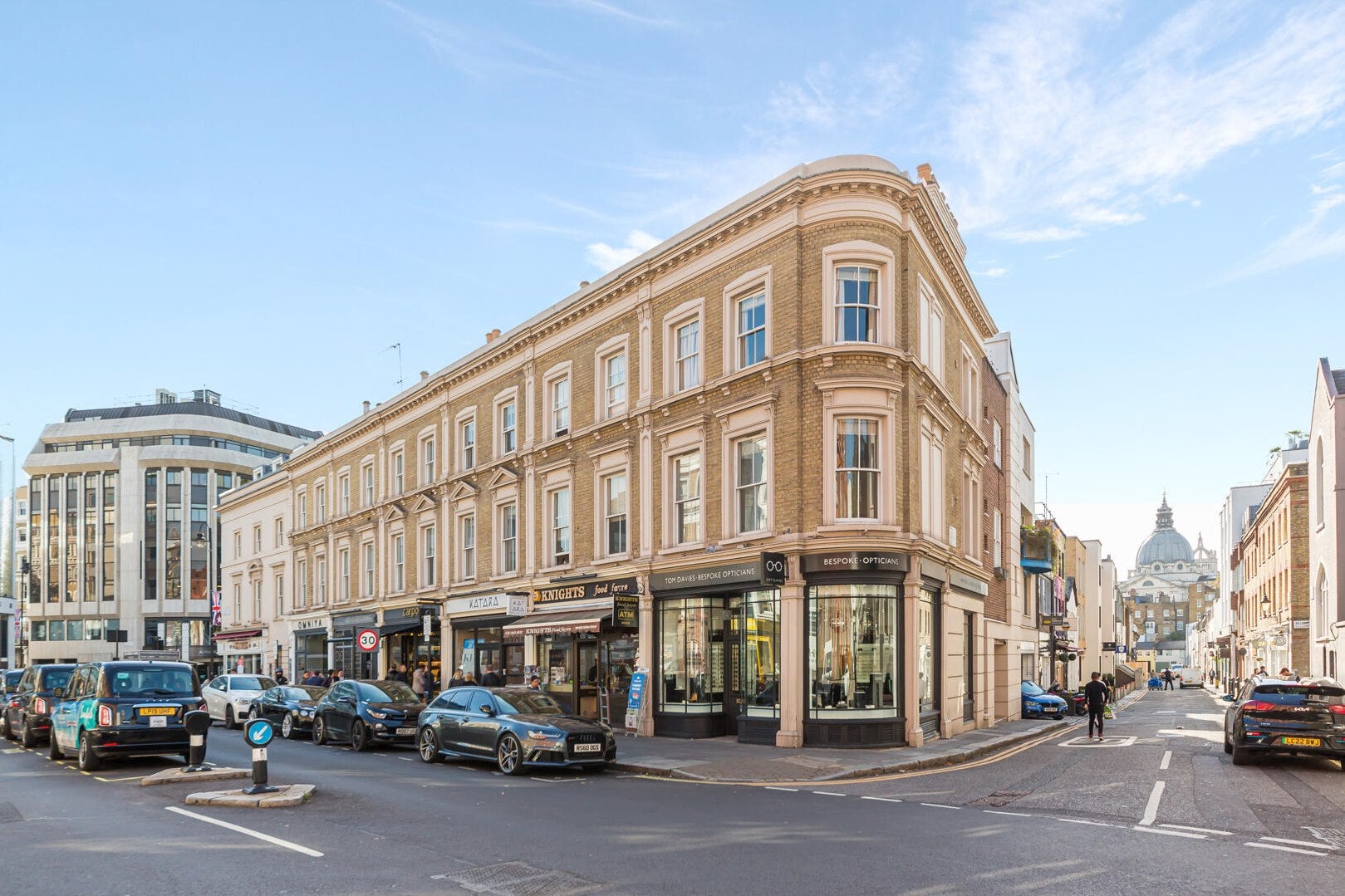 Flat Cheval Place in City of Westminster