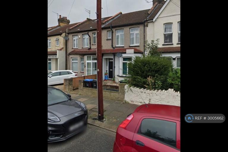 House Durants Road in Greater London