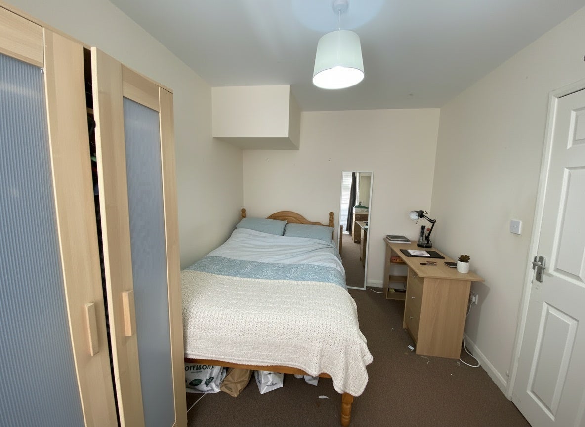 Room Dawlish Road in Birmingham