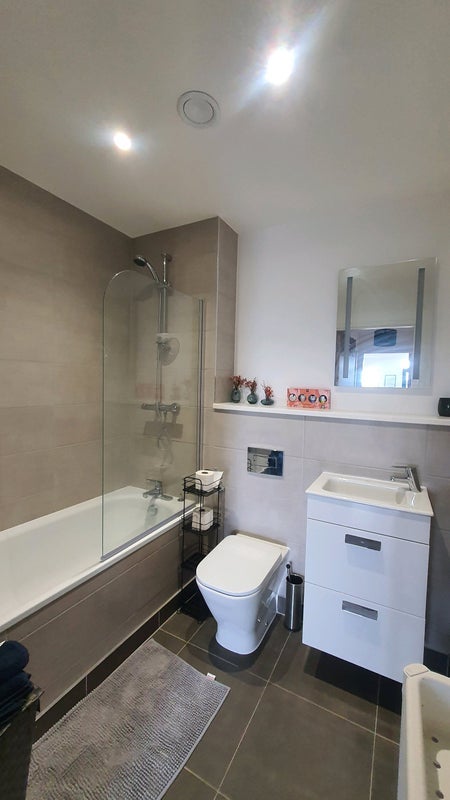Room Furness Quay in Salford