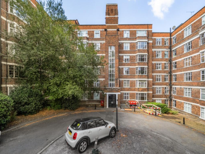 Flat Page's Hill in Greater London