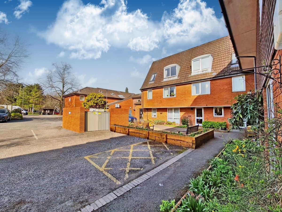 Flat Liphook Road in Waverley