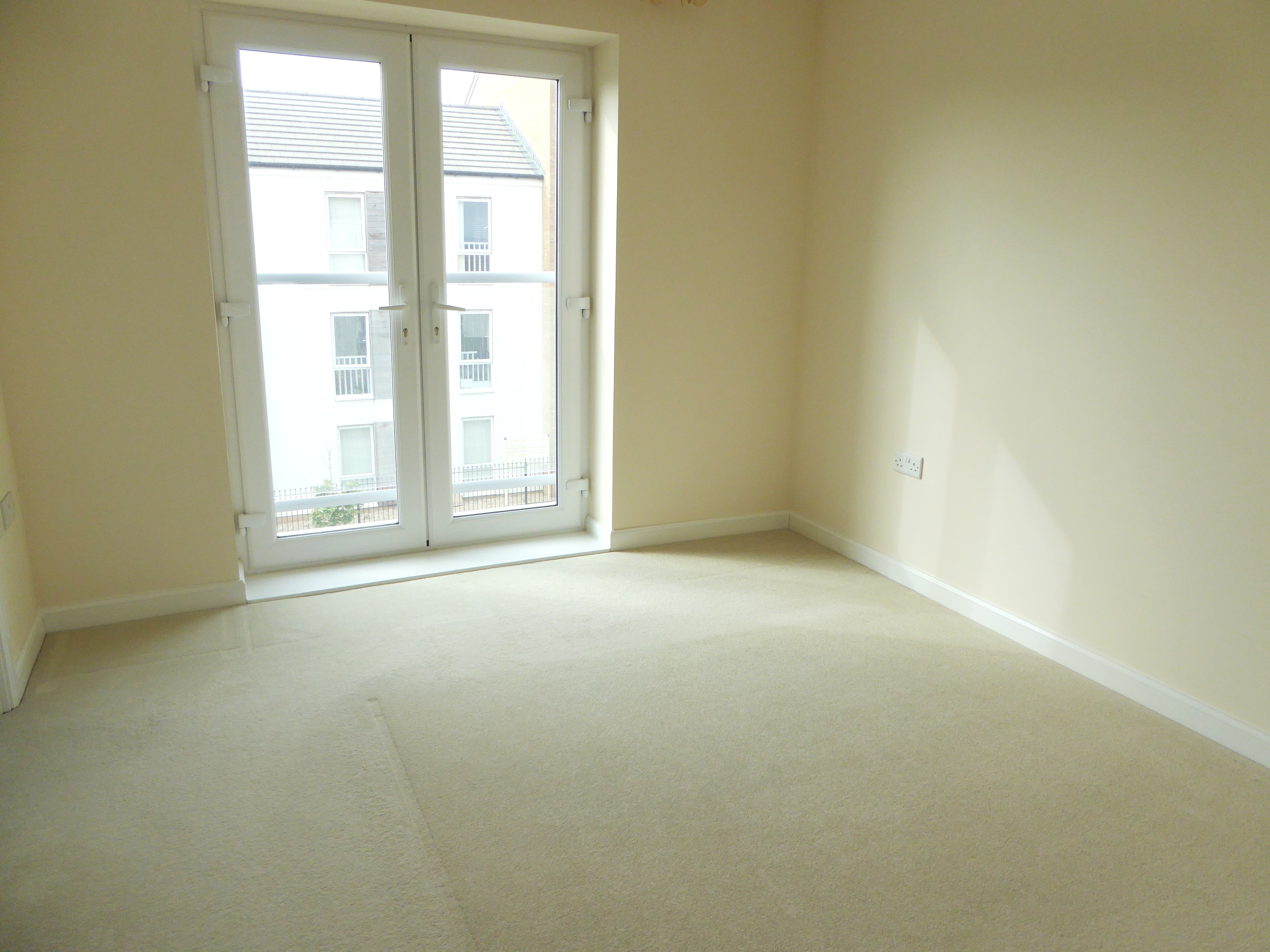 Flat Eighteen Acre Drive in Bristol