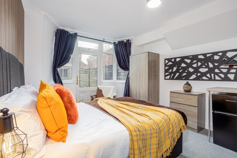 Room Leicester Road in Nuneaton and Bedworth