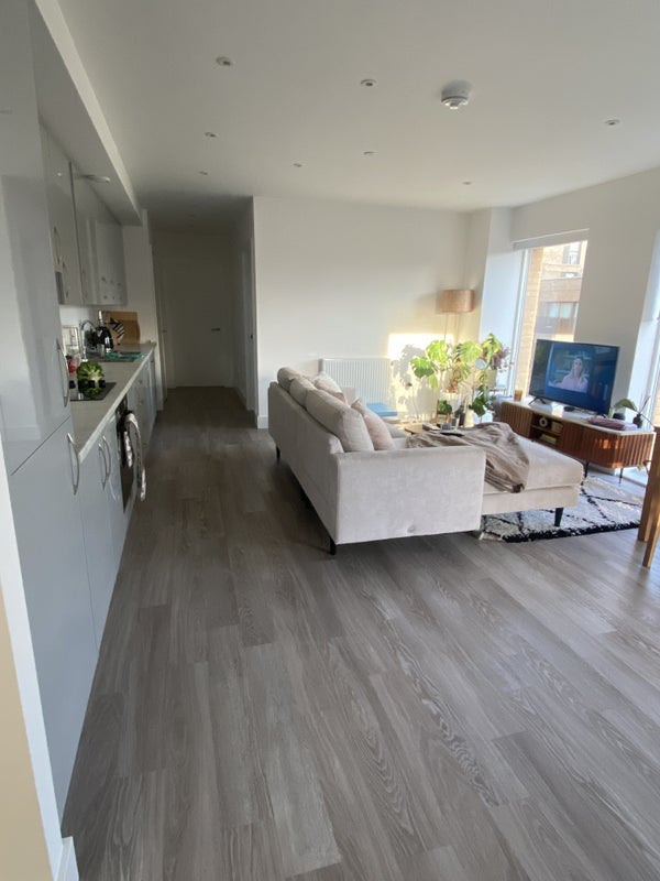 Room Worsopp Drive in Greater London