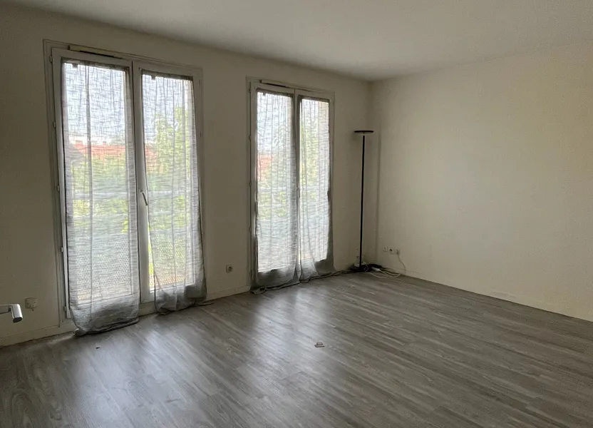 Flat Rue Charles de Gaulle in Le Plessis-Bouchard