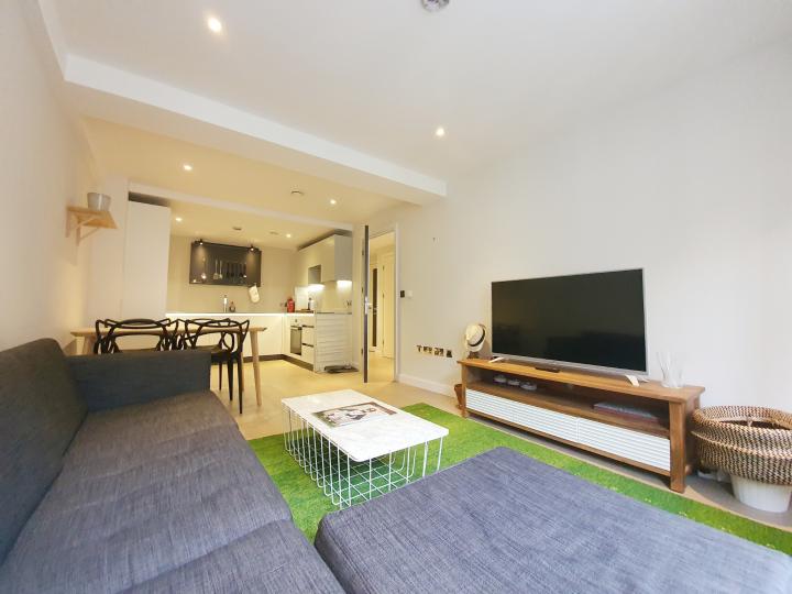 Flat Kingsland Road in Greater London