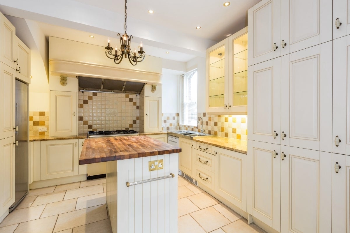 House Bath Road in Taplow
