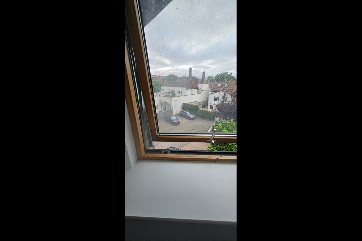 Flat Hainault Street in Greater London