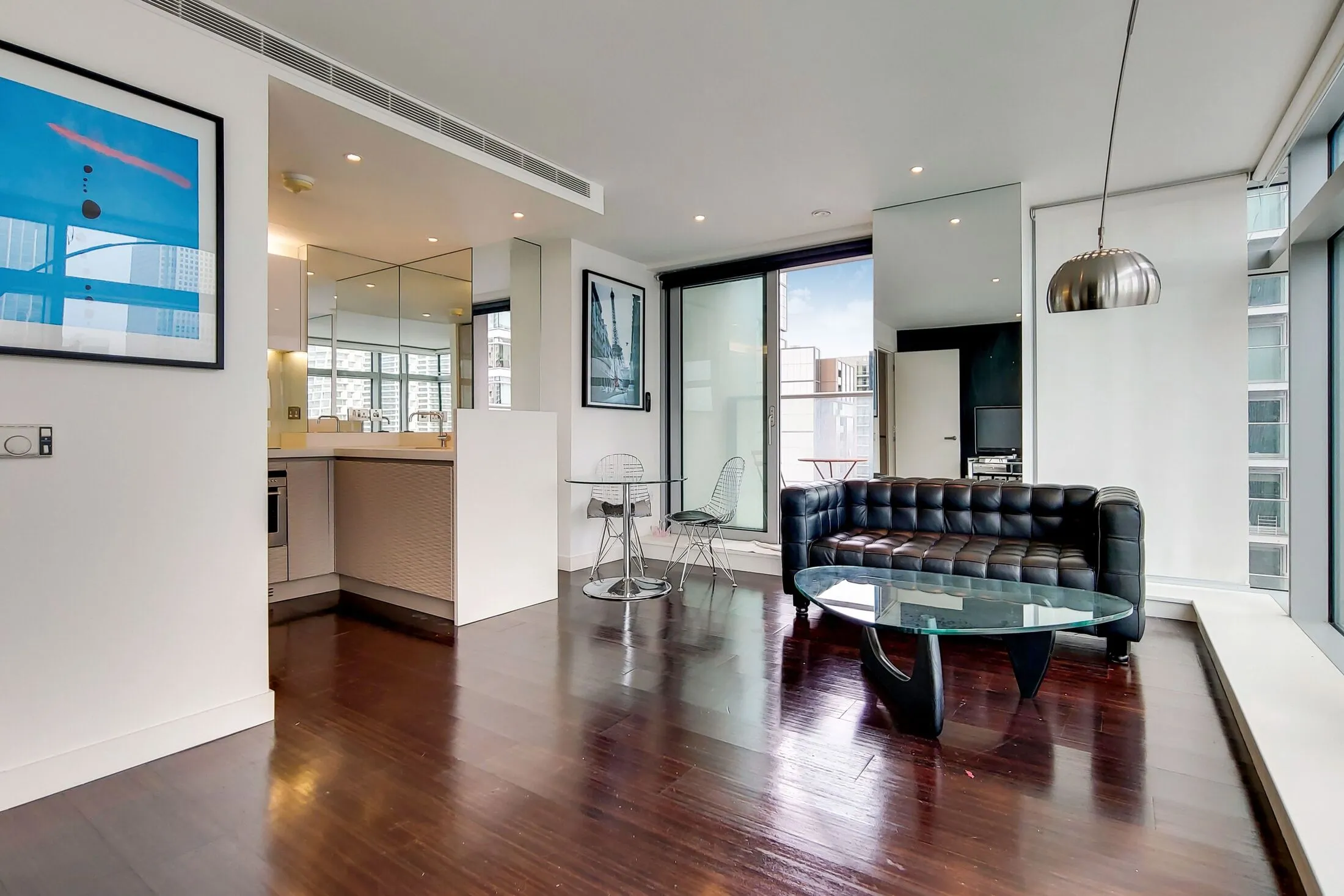 Flat Dockyard Lane in Greater London