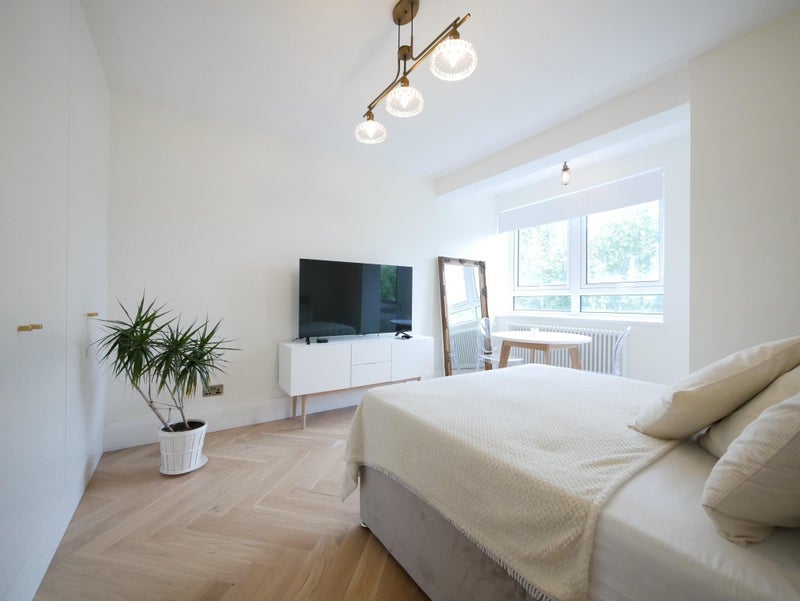 Room Darling Row in Greater London