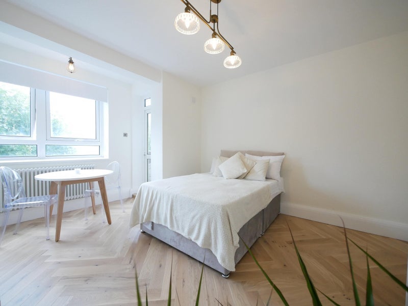 Room Darling Row in Greater London