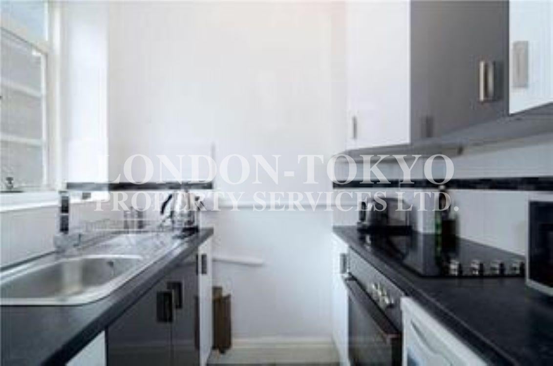 Flat Vicarage Gate in Greater London