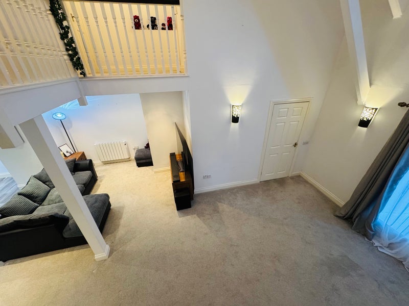 Room High Street in Porth