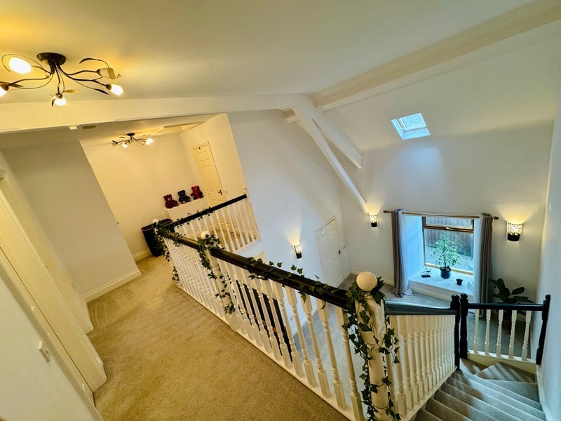 Room High Street in Porth